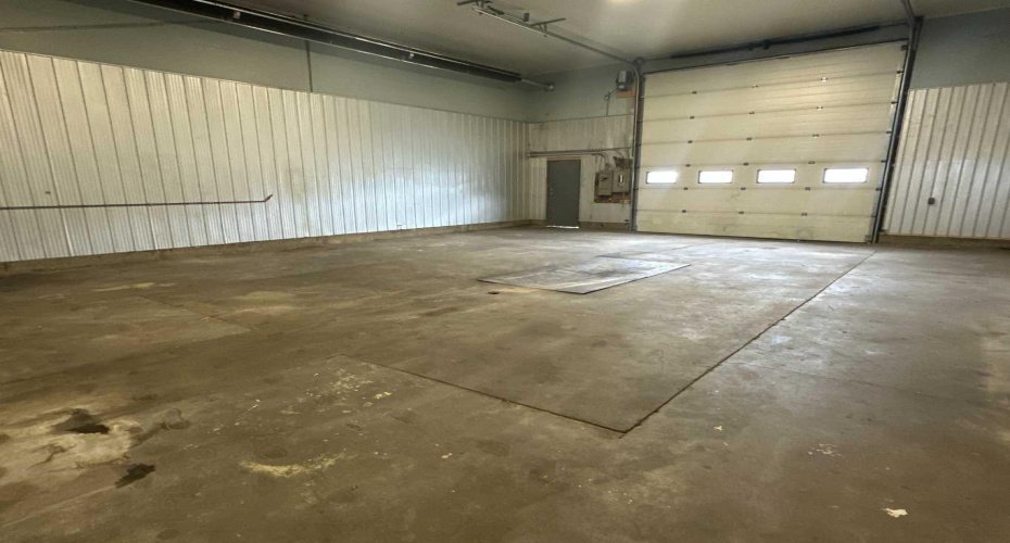 6002 60 Avenue, Taber, Alberta T1G 2C1, ,Commercial,For Sale,60,A2230951