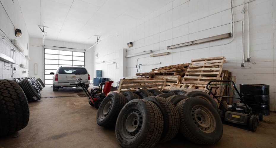 8030 Golosky Avenue, Fort McMurray, Alberta T9H 1V5, ,Commercial,For Lease,Golosky,A2231511