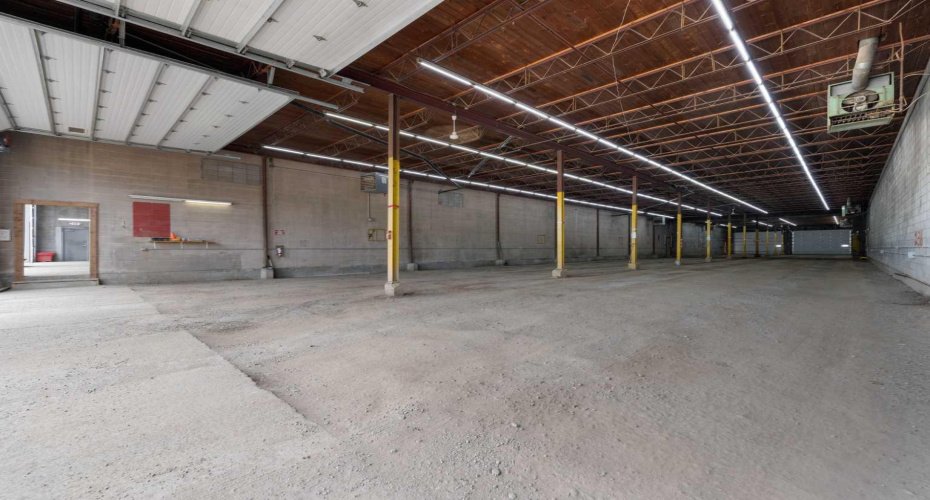 8030 Golosky Avenue, Fort McMurray, Alberta T9H 1V5, ,Commercial,For Lease,Golosky,A2231511