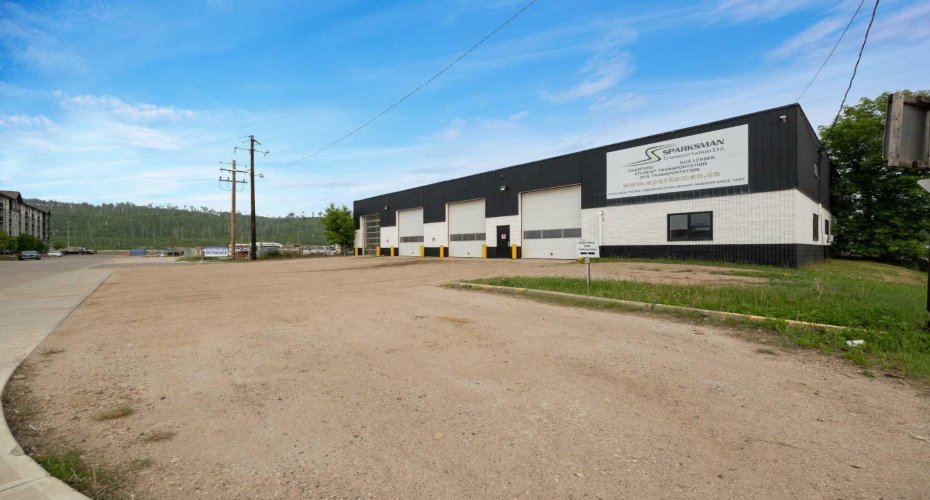 8030 Golosky Avenue, Fort McMurray, Alberta T9H 1V5, ,Commercial,For Lease,Golosky,A2231511