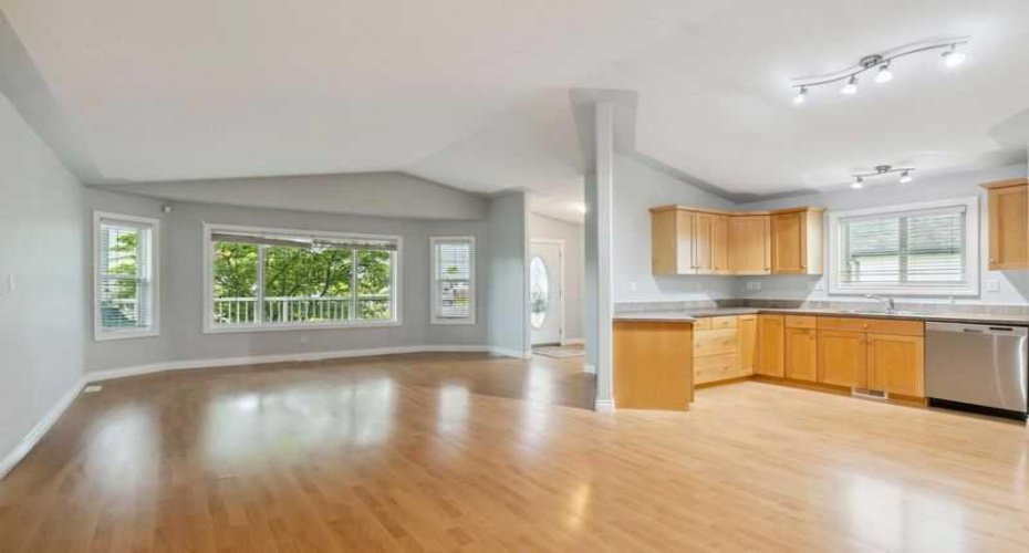 221 Ash Way, Fort McMurray, Alberta T9K0G2, 7 Bedrooms Bedrooms, ,3 BathroomsBathrooms,Residential,For Sale,Ash,A2231444