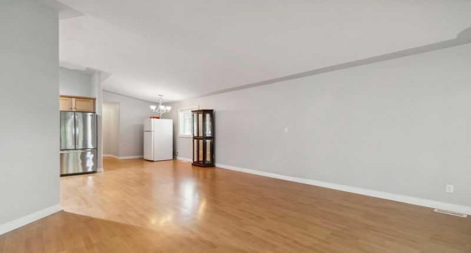 221 Ash Way, Fort McMurray, Alberta T9K0G2, 7 Bedrooms Bedrooms, ,3 BathroomsBathrooms,Residential,For Sale,Ash,A2231444