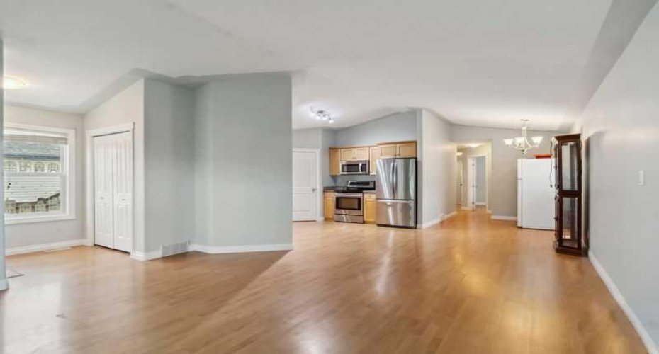 221 Ash Way, Fort McMurray, Alberta T9K0G2, 7 Bedrooms Bedrooms, ,3 BathroomsBathrooms,Residential,For Sale,Ash,A2231444