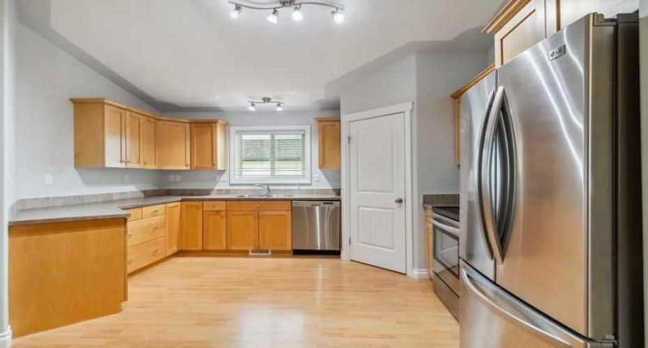 221 Ash Way, Fort McMurray, Alberta T9K0G2, 7 Bedrooms Bedrooms, ,3 BathroomsBathrooms,Residential,For Sale,Ash,A2231444