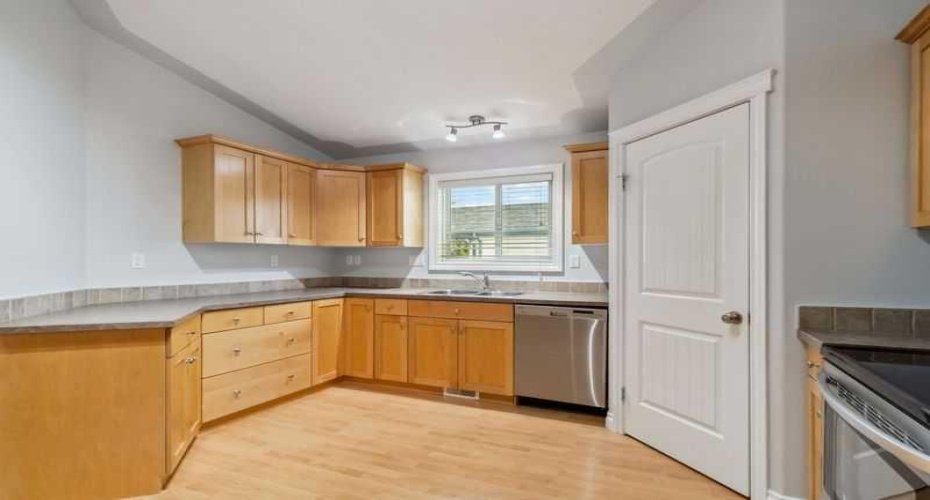 221 Ash Way, Fort McMurray, Alberta T9K0G2, 7 Bedrooms Bedrooms, ,3 BathroomsBathrooms,Residential,For Sale,Ash,A2231444