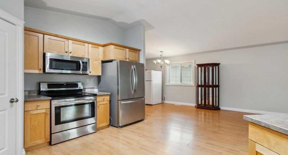 221 Ash Way, Fort McMurray, Alberta T9K0G2, 7 Bedrooms Bedrooms, ,3 BathroomsBathrooms,Residential,For Sale,Ash,A2231444