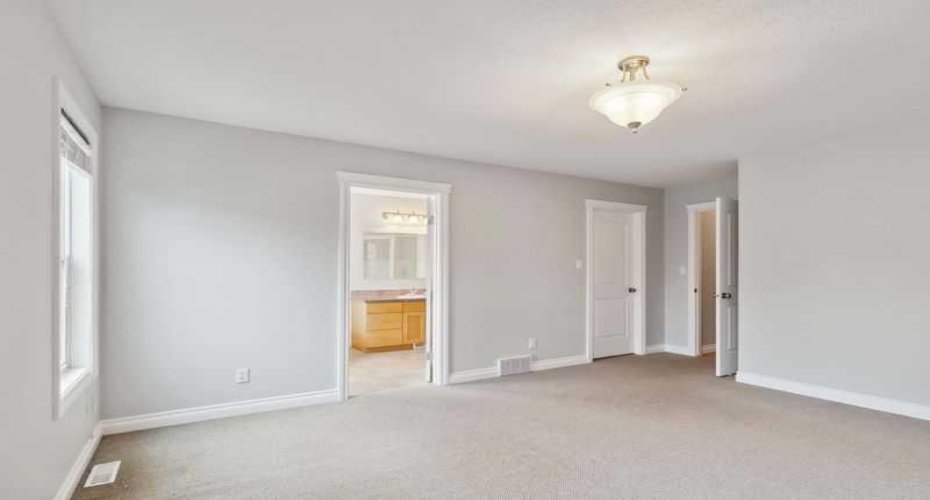 221 Ash Way, Fort McMurray, Alberta T9K0G2, 7 Bedrooms Bedrooms, ,3 BathroomsBathrooms,Residential,For Sale,Ash,A2231444