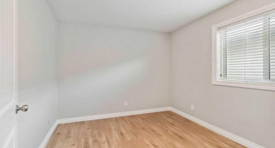 221 Ash Way, Fort McMurray, Alberta T9K0G2, 7 Bedrooms Bedrooms, ,3 BathroomsBathrooms,Residential,For Sale,Ash,A2231444