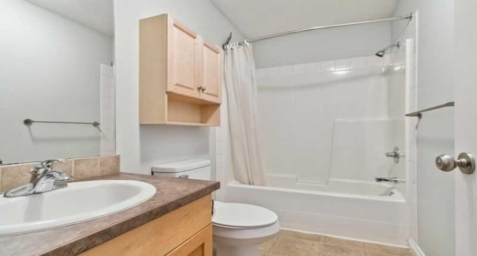 221 Ash Way, Fort McMurray, Alberta T9K0G2, 7 Bedrooms Bedrooms, ,3 BathroomsBathrooms,Residential,For Sale,Ash,A2231444