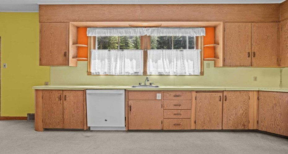 404 Otter Street, Banff, Alberta T1L1E3, 3 Bedrooms Bedrooms, ,2 BathroomsBathrooms,Residential,For Sale,Otter,A2232374