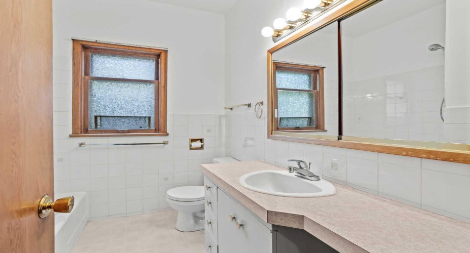 404 Otter Street, Banff, Alberta T1L1E3, 3 Bedrooms Bedrooms, ,2 BathroomsBathrooms,Residential,For Sale,Otter,A2232374