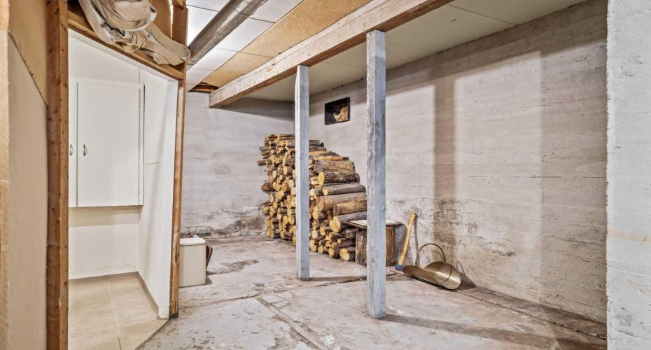 404 Otter Street, Banff, Alberta T1L1E3, 3 Bedrooms Bedrooms, ,2 BathroomsBathrooms,Residential,For Sale,Otter,A2232374