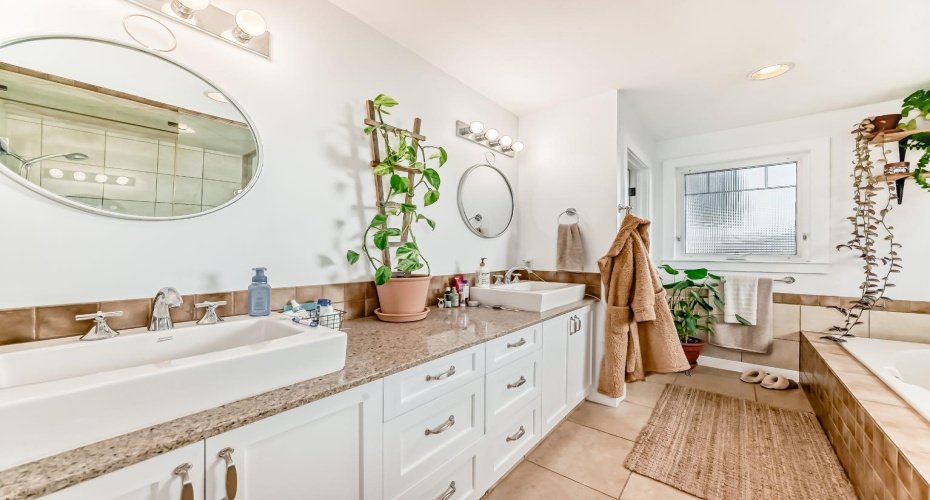 340 Tartan Circle, Lethbridge, Alberta T1J 0Z1, 6 Bedrooms Bedrooms, ,4 BathroomsBathrooms,Residential,For Sale,Tartan,A2228153