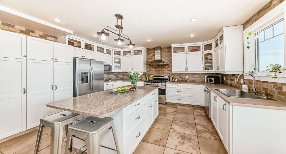 340 Tartan Circle, Lethbridge, Alberta T1J 0Z1, 6 Bedrooms Bedrooms, ,4 BathroomsBathrooms,Residential,For Sale,Tartan,A2228153