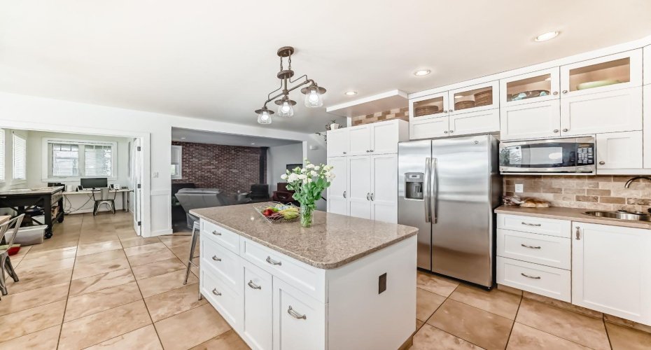 340 Tartan Circle, Lethbridge, Alberta T1J 0Z1, 6 Bedrooms Bedrooms, ,4 BathroomsBathrooms,Residential,For Sale,Tartan,A2228153