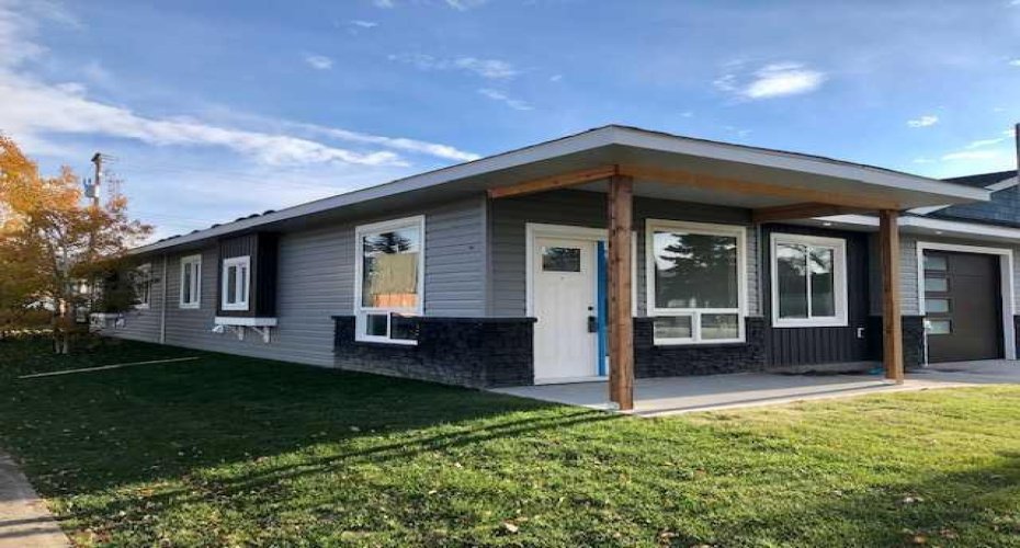 4738 49A Avenue, Lacombe, Alberta T4L 1N4, 2 Bedrooms Bedrooms, ,2 BathroomsBathrooms,Residential,For Sale,49A,A2231940