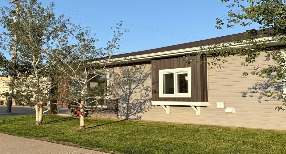 4738 49A Avenue, Lacombe, Alberta T4L 1N4, 2 Bedrooms Bedrooms, ,2 BathroomsBathrooms,Residential,For Sale,49A,A2231984