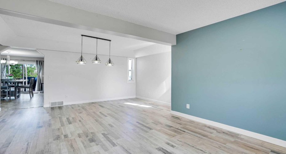 612 Luxstone Landing, Airdrie, Alberta T4B3L2, 3 Bedrooms Bedrooms, ,3 BathroomsBathrooms,Residential,For Sale,Luxstone,A2228879
