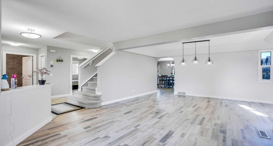 612 Luxstone Landing, Airdrie, Alberta T4B3L2, 3 Bedrooms Bedrooms, ,3 BathroomsBathrooms,Residential,For Sale,Luxstone,A2228879