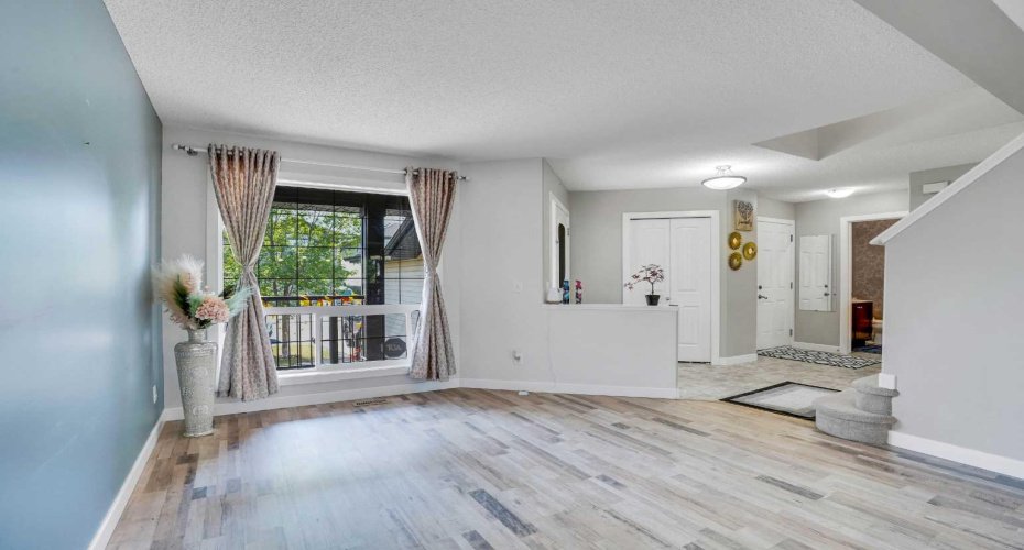 612 Luxstone Landing, Airdrie, Alberta T4B3L2, 3 Bedrooms Bedrooms, ,3 BathroomsBathrooms,Residential,For Sale,Luxstone,A2228879