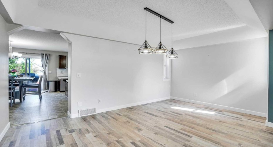 612 Luxstone Landing, Airdrie, Alberta T4B3L2, 3 Bedrooms Bedrooms, ,3 BathroomsBathrooms,Residential,For Sale,Luxstone,A2228879