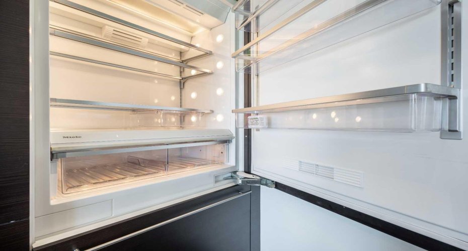 738 1 Avenue, Calgary, Alberta T2P 5G8, 2 Bedrooms Bedrooms, ,2 BathroomsBathrooms,Residential,For Sale,1,A2233022