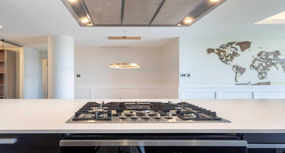 738 1 Avenue, Calgary, Alberta T2P 5G8, 2 Bedrooms Bedrooms, ,2 BathroomsBathrooms,Residential,For Sale,1,A2233022