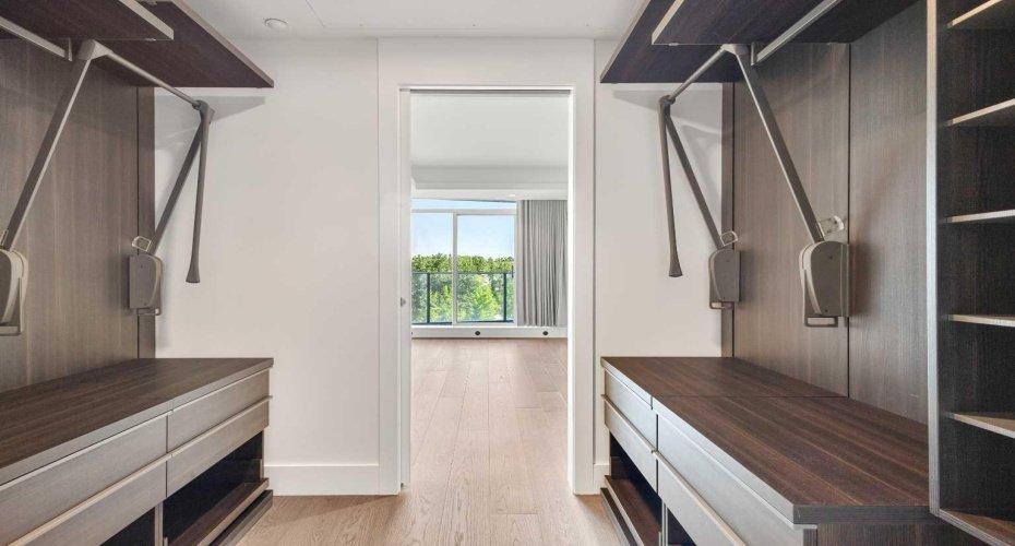 738 1 Avenue, Calgary, Alberta T2P 5G8, 2 Bedrooms Bedrooms, ,2 BathroomsBathrooms,Residential,For Sale,1,A2233022