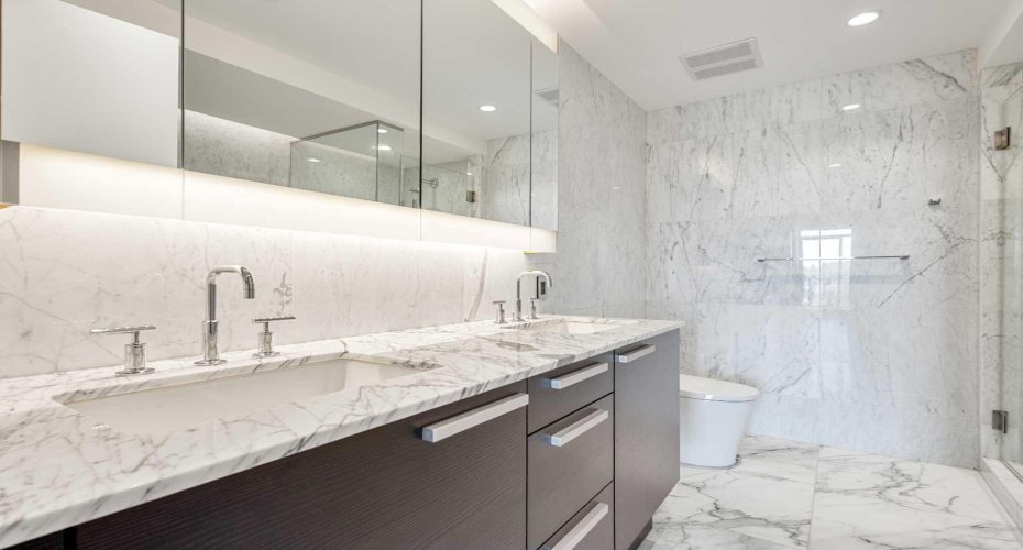 738 1 Avenue, Calgary, Alberta T2P 5G8, 2 Bedrooms Bedrooms, ,2 BathroomsBathrooms,Residential,For Sale,1,A2233022