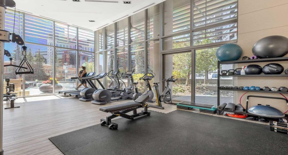 738 1 Avenue, Calgary, Alberta T2P 5G8, 2 Bedrooms Bedrooms, ,2 BathroomsBathrooms,Residential,For Sale,1,A2233022