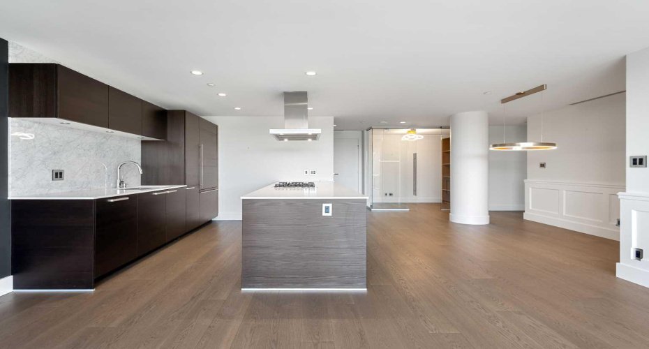 738 1 Avenue, Calgary, Alberta T2P 5G8, 2 Bedrooms Bedrooms, ,2 BathroomsBathrooms,Residential,For Sale,1,A2233022