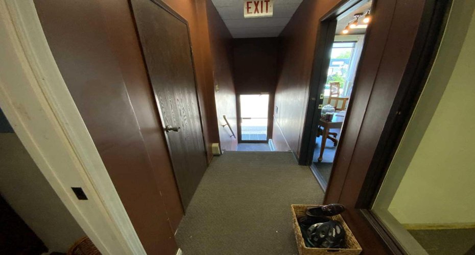 115 & 117 4 th Avenue, Three Hills, Alberta T0M 2A0, 0 , 0 ,0,Commercial,For Lease,4 th,0,A2233437
