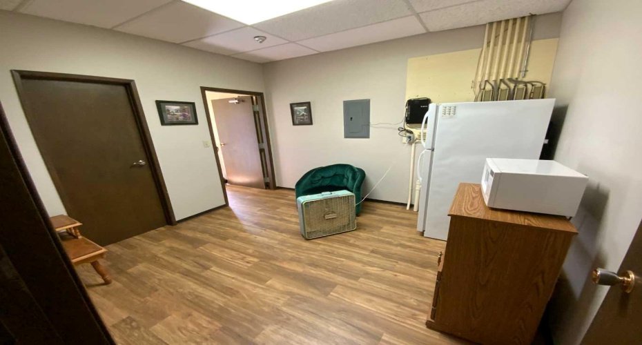115 & 117 4 th Avenue, Three Hills, Alberta T0M 2A0, 0 , 0 ,0,Commercial,For Lease,4 th,0,A2233437