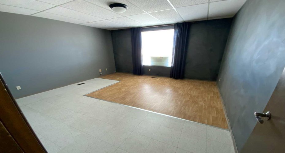 115 & 117 4 th Avenue, Three Hills, Alberta T0M 2A0, 0 , 0 ,0,Commercial,For Lease,4 th,0,A2233437