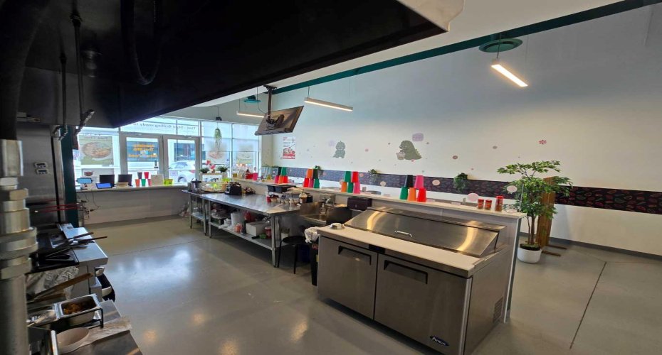 2 Royal Vista Link, Calgary, Alberta T3R 0K4, ,Commercial,For Lease,Royal Vista,A2233728