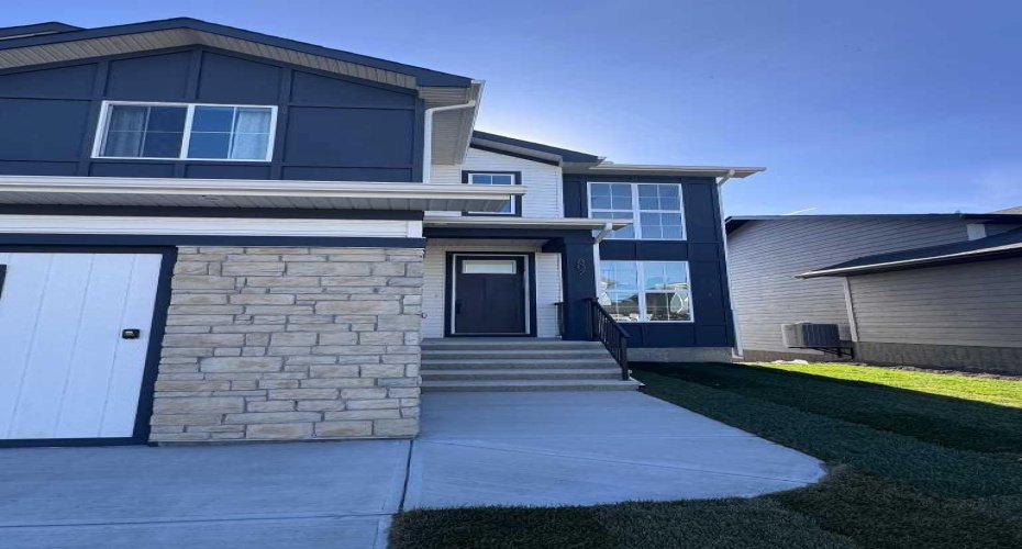807 Lakewood Circle, Strathmore, Alberta T1P 0G8, 3 Bedrooms Bedrooms, ,2 BathroomsBathrooms,Residential,For Sale,Lakewood,A2233550