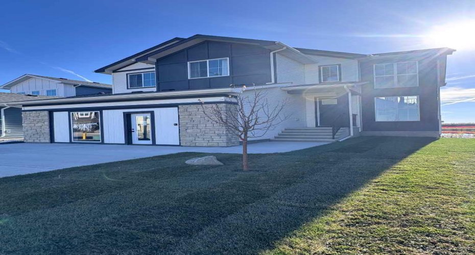 807 Lakewood Circle, Strathmore, Alberta T1P 0G8, 3 Bedrooms Bedrooms, ,2 BathroomsBathrooms,Residential,For Sale,Lakewood,A2233550