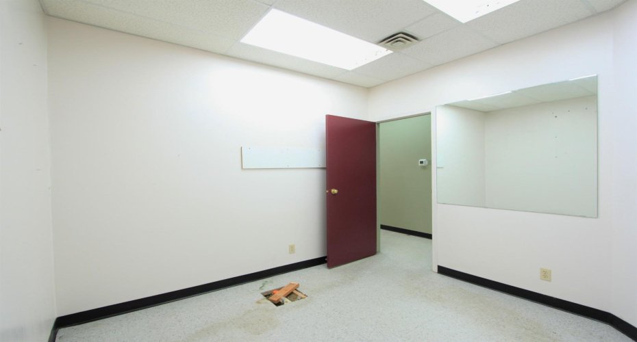 4402 52 Avenue, Lloydminster, Alberta T9V 0Y9, 0 , 0 ,0,Commercial,For Lease,52,0,A2235334