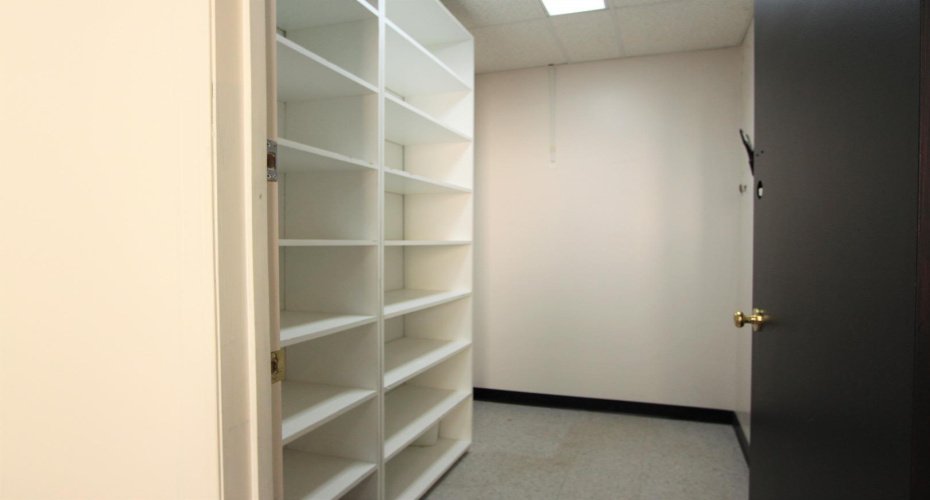 4402 52 Avenue, Lloydminster, Alberta T9V 0Y9, 0 , 0 ,0,Commercial,For Lease,52,0,A2235334