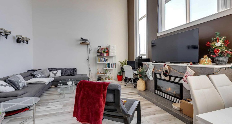 1800 14A Street, Calgary, Alberta T2T6K3, 2 Bedrooms Bedrooms, ,2 BathroomsBathrooms,Residential,For Sale,14A,A2234436