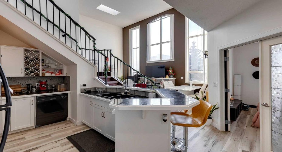 1800 14A Street, Calgary, Alberta T2T6K3, 2 Bedrooms Bedrooms, ,2 BathroomsBathrooms,Residential,For Sale,14A,A2234436