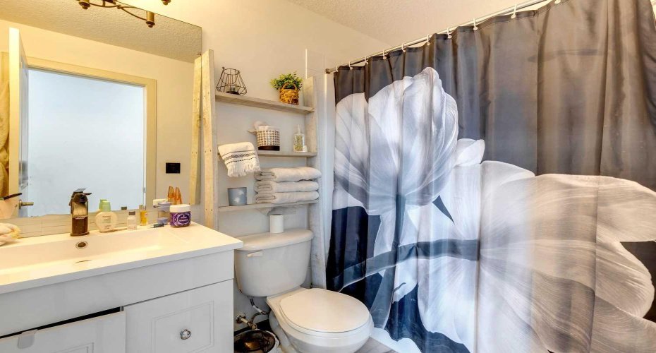 1800 14A Street, Calgary, Alberta T2T6K3, 2 Bedrooms Bedrooms, ,2 BathroomsBathrooms,Residential,For Sale,14A,A2234436