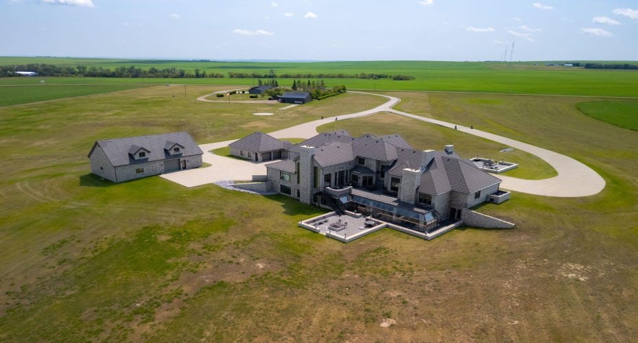 240046 284, Rural Kneehill County, Alberta T3R 0K4, 7 Bedrooms Bedrooms, ,14 BathroomsBathrooms,Residential,For Sale,284,A2229731