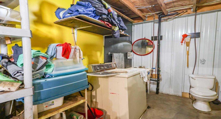 40446 HWY 56, Rural Stettler No. 6, County of, Alberta T0C 2L0, 6 Bedrooms Bedrooms, ,4 BathroomsBathrooms,Residential,For Sale,HWY 56,A2237491