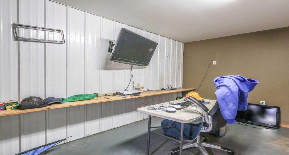 40446 HWY 56, Rural Stettler No. 6, County of, Alberta T0C 2L0, 6 Bedrooms Bedrooms, ,4 BathroomsBathrooms,Residential,For Sale,HWY 56,A2237491