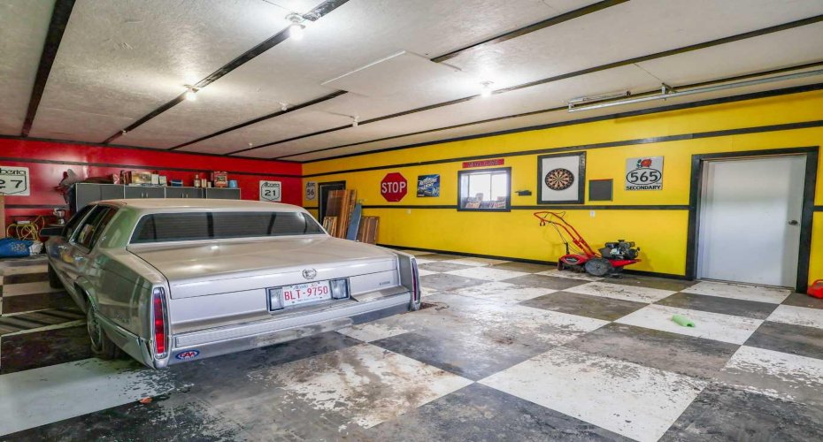 40446 HWY 56, Rural Stettler No. 6, County of, Alberta T0C 2L0, 6 Bedrooms Bedrooms, ,4 BathroomsBathrooms,Residential,For Sale,HWY 56,A2237491