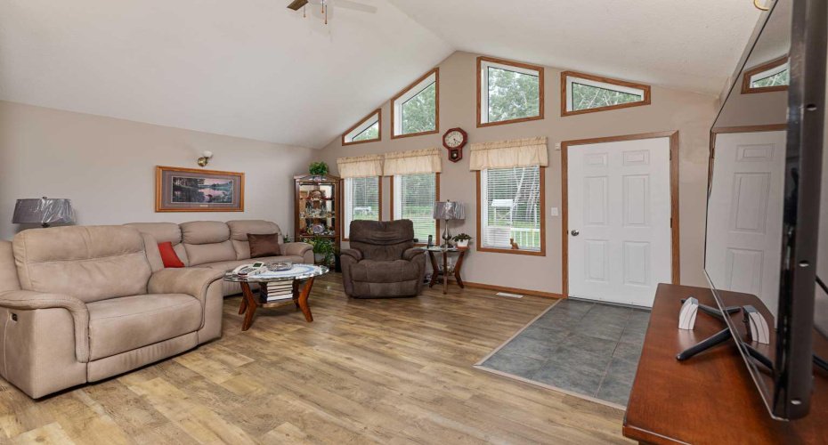 202 Lakeshore Drive, Brightsand Lake, Saskatchewan S0M 2T0, 3 Bedrooms Bedrooms, ,2 BathroomsBathrooms,Residential,For Sale,Lakeshore,A2237706