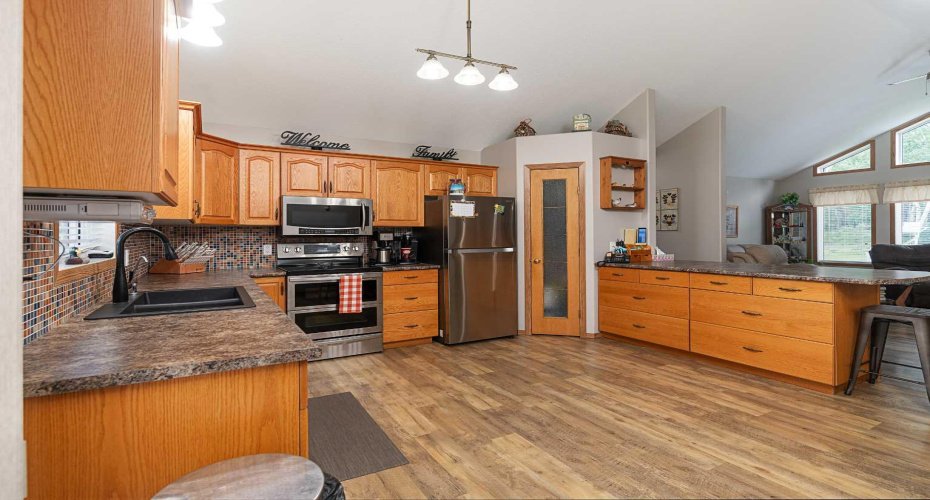 202 Lakeshore Drive, Brightsand Lake, Saskatchewan S0M 2T0, 3 Bedrooms Bedrooms, ,2 BathroomsBathrooms,Residential,For Sale,Lakeshore,A2237706