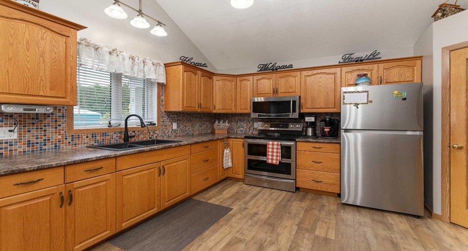 202 Lakeshore Drive, Brightsand Lake, Saskatchewan S0M 2T0, 3 Bedrooms Bedrooms, ,2 BathroomsBathrooms,Residential,For Sale,Lakeshore,A2237706