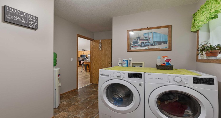 202 Lakeshore Drive, Brightsand Lake, Saskatchewan S0M 2T0, 3 Bedrooms Bedrooms, ,2 BathroomsBathrooms,Residential,For Sale,Lakeshore,A2237706